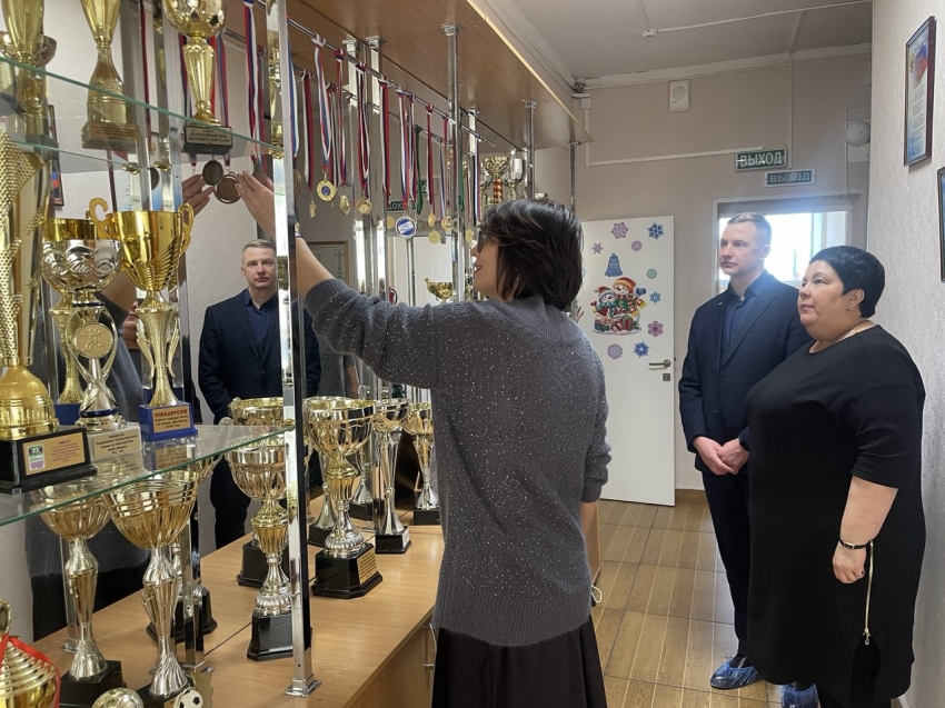 Министр соцполитики Забайкалья и участник кадровой программы встретились с детьми, оставшимися без попечения родителей